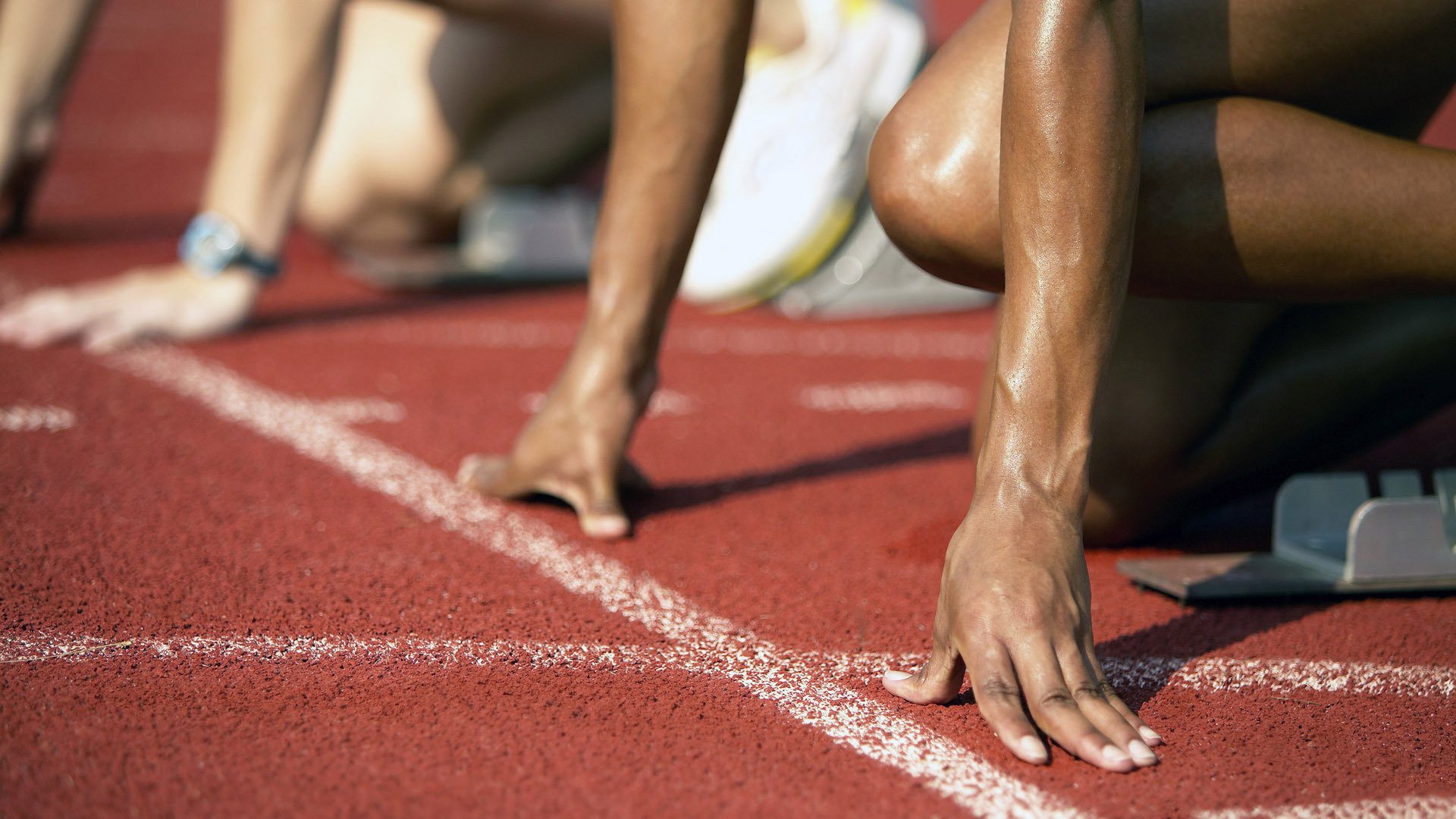 赛车服饰潮流：激发粉丝创意，赛车服设计图